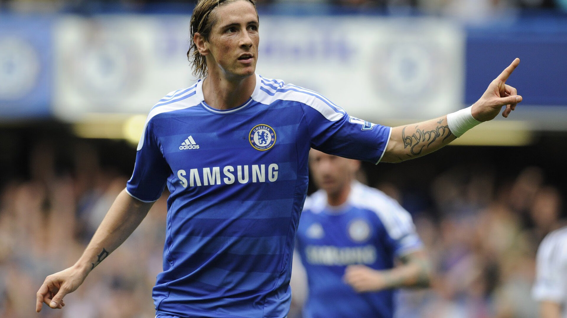 追踪硬件升级：全新电竞显示器和鼠标引领行业新潮流，电竞显示器新品